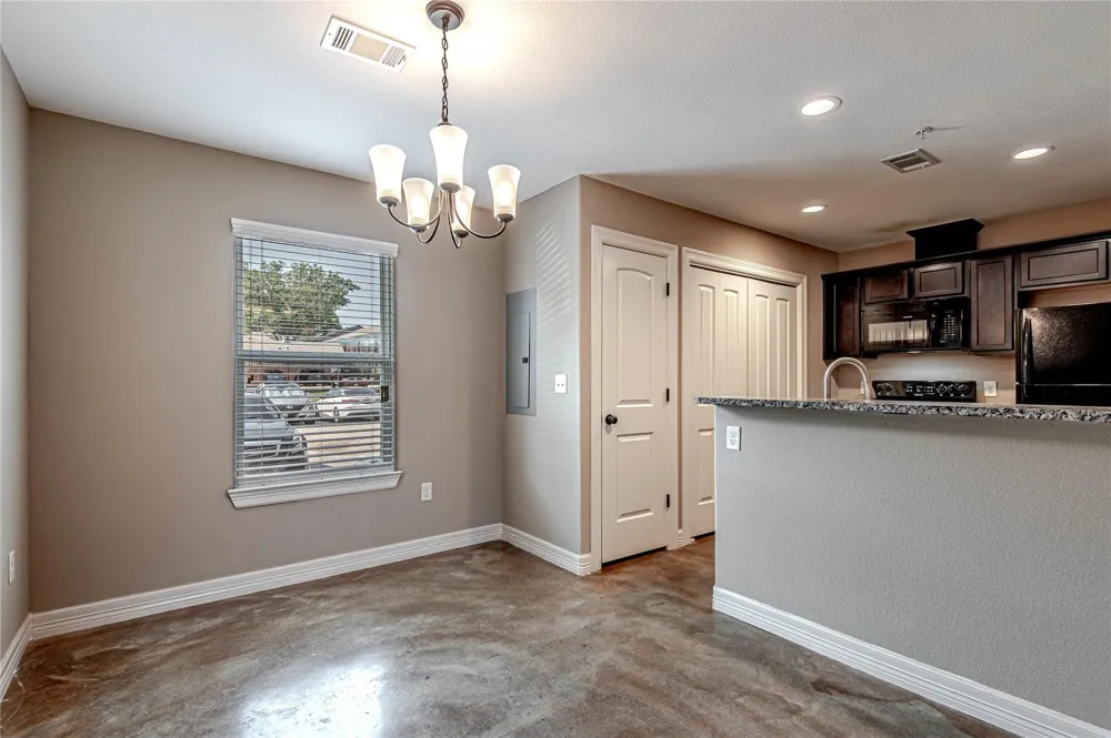 2002 20th Street #603 Huntsville, TX 77340