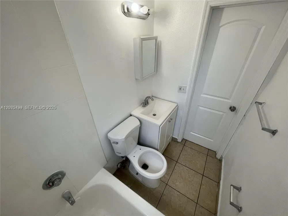 420 NW 10th St #7 Miami, FL 33136