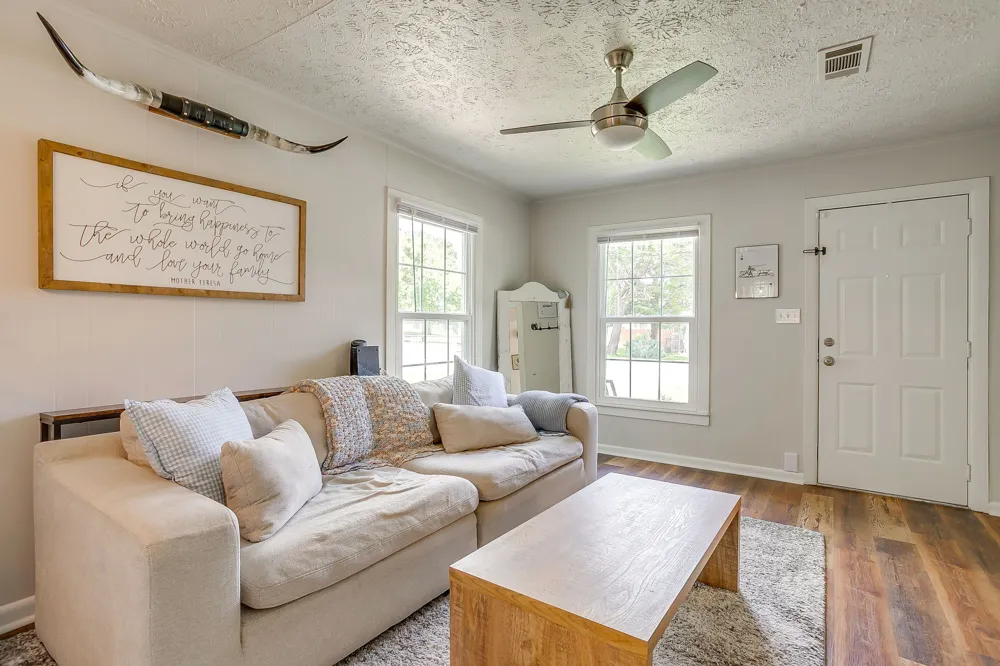 418 E Akard Street Weatherford, TX 76086