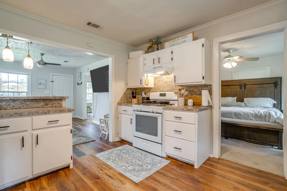 418 E Akard Street Weatherford, TX 76086