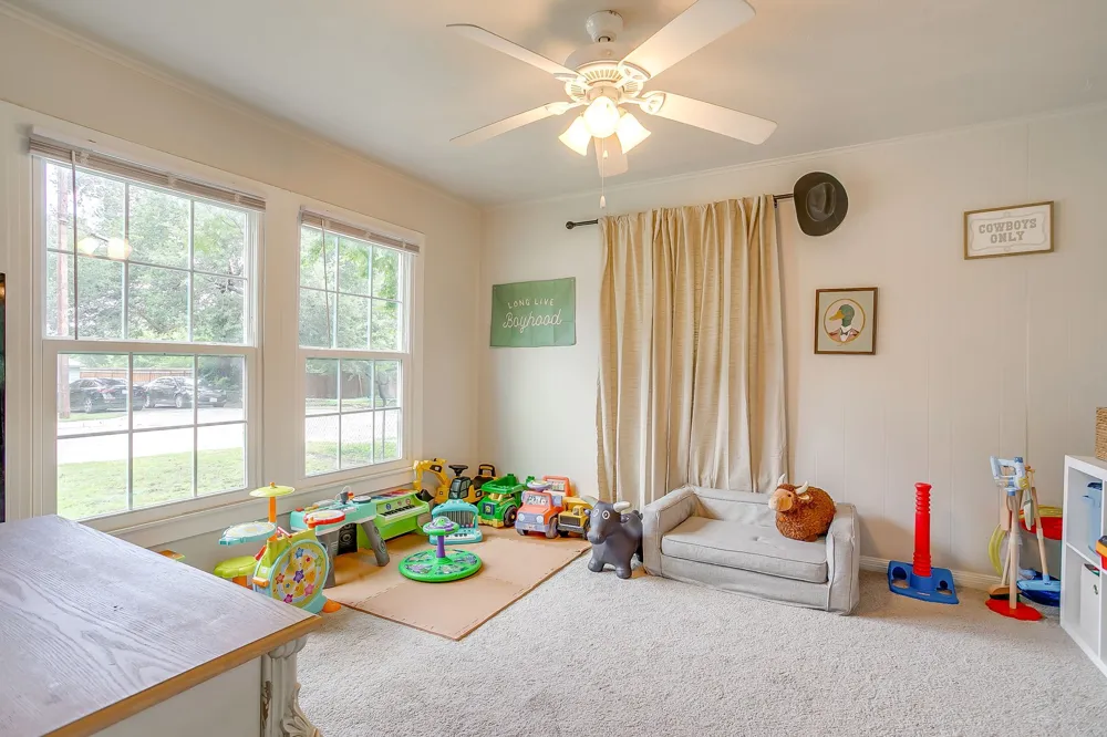 418 E Akard Street Weatherford, TX 76086