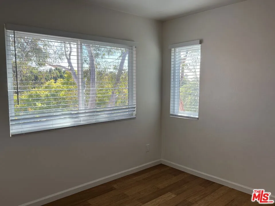 4810 S La Brea Avenue #209 Los Angeles, CA 90008