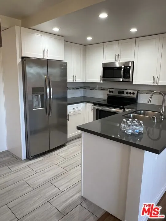 4810 S La Brea Avenue #209 Los Angeles, CA 90008
