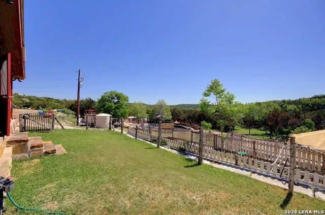 324 E HEADWATERS RANCH RD Kendalia, TX 78027