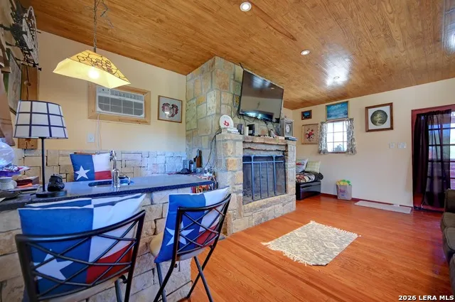 324 E HEADWATERS RANCH RD Kendalia, TX 78027