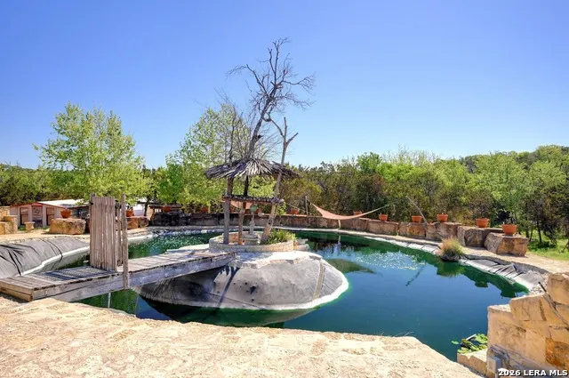 324 E HEADWATERS RANCH RD Kendalia, TX 78027