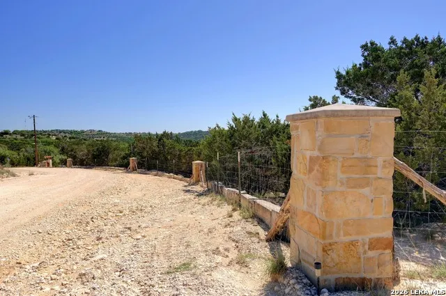 324 E HEADWATERS RANCH RD Kendalia, TX 78027