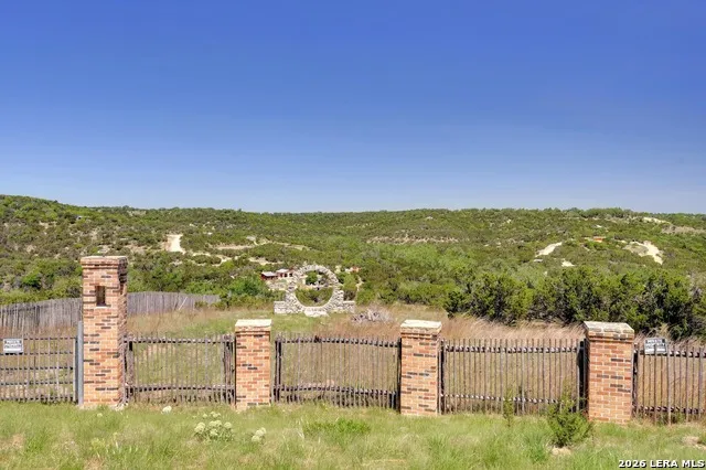 324 E HEADWATERS RANCH RD Kendalia, TX 78027