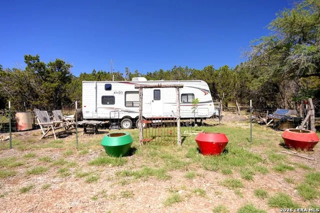 324 E HEADWATERS RANCH RD Kendalia, TX 78027