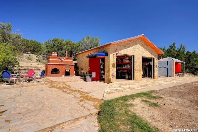 324 E HEADWATERS RANCH RD Kendalia, TX 78027
