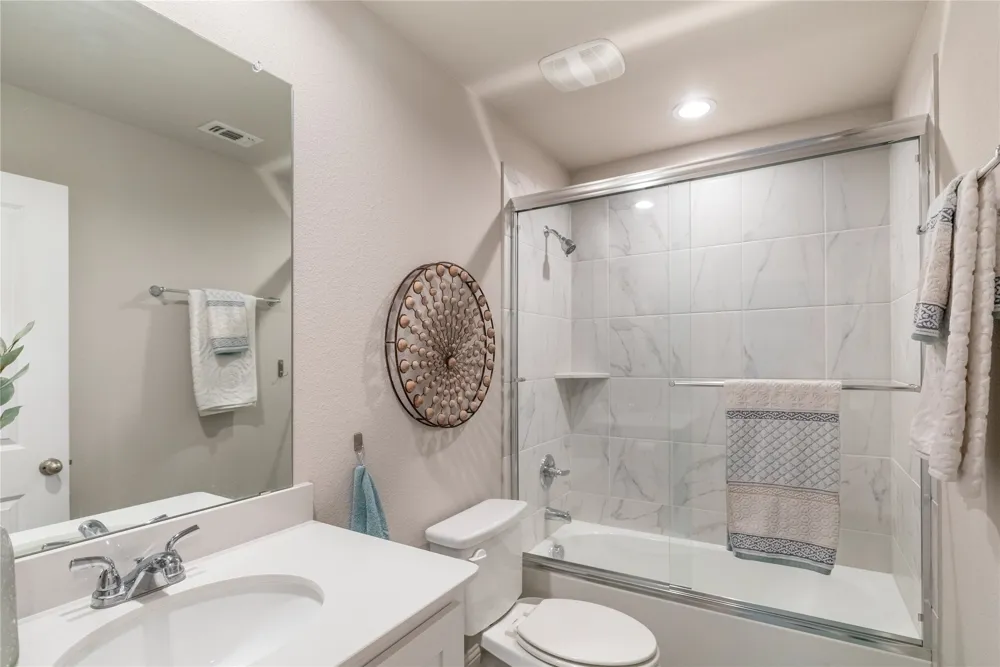5948 Bursey Road Watauga, TX 76148