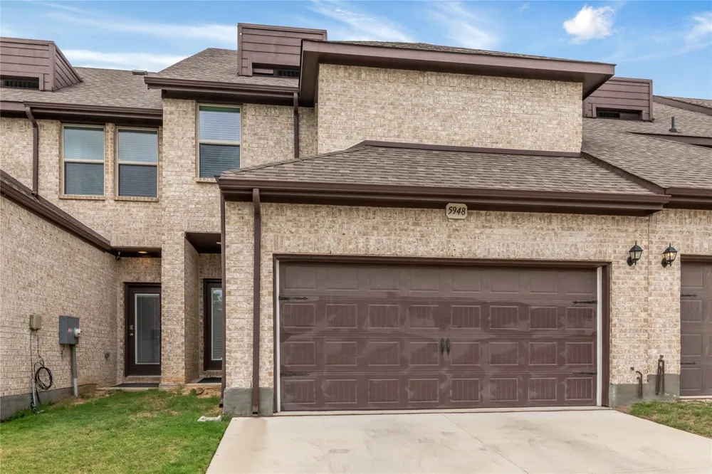 5948 Bursey Road Watauga, TX 76148