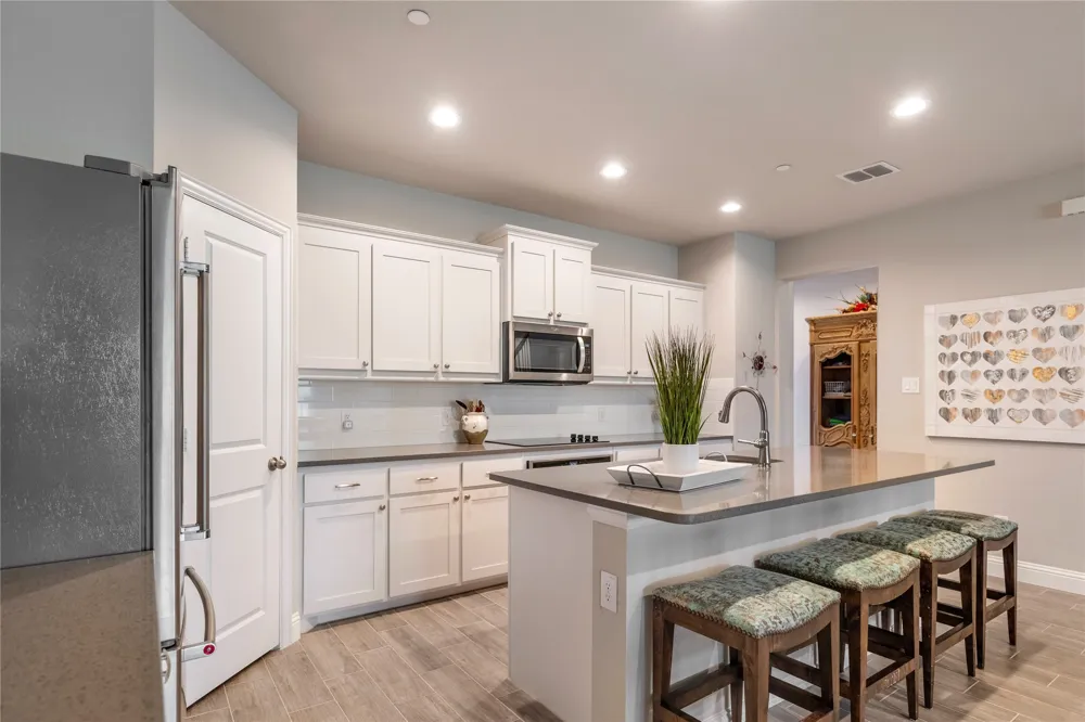 5948 Bursey Road Watauga, TX 76148