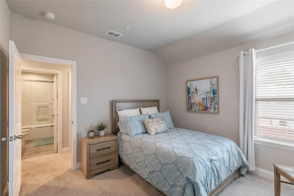 5948 Bursey Road Watauga, TX 76148