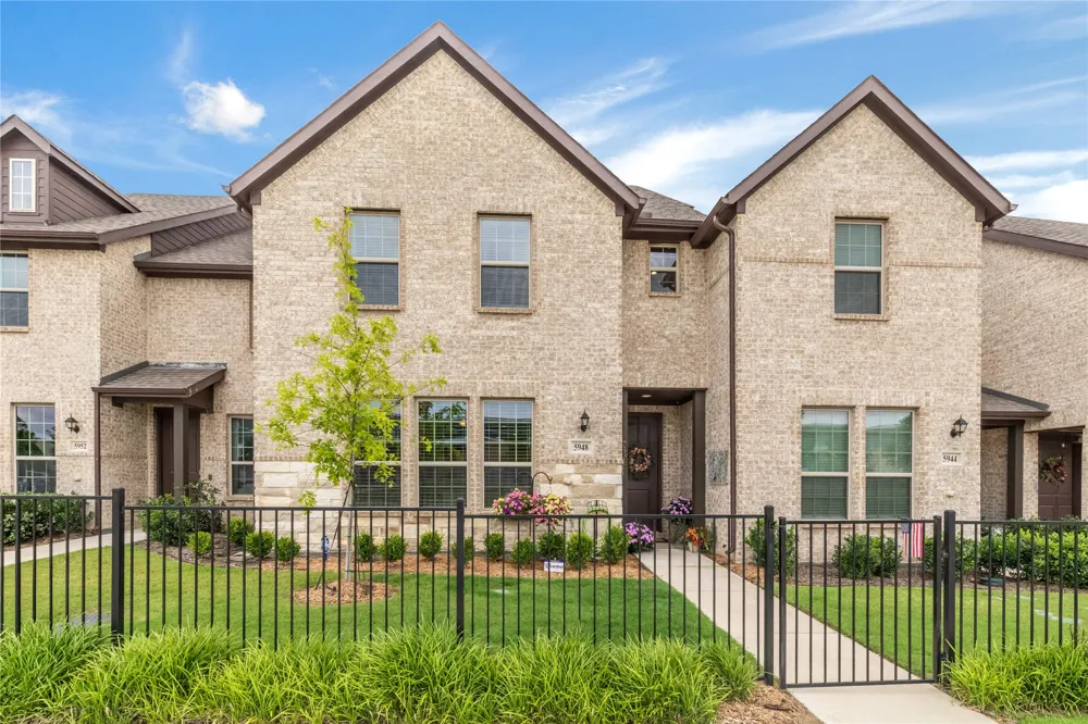 5948 Bursey Road Watauga, TX 76148