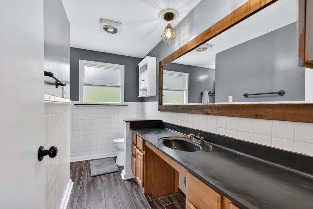 25186 Anna Street Taylor, MI 48180