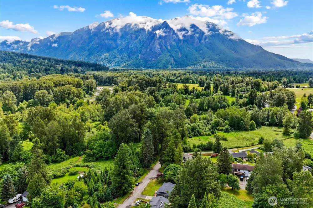 39845 SE Spruce Street Snoqualmie, WA 98065