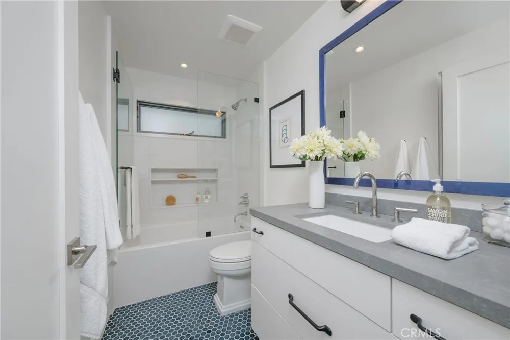 457 26th Street Manhattan Beach, CA 90266