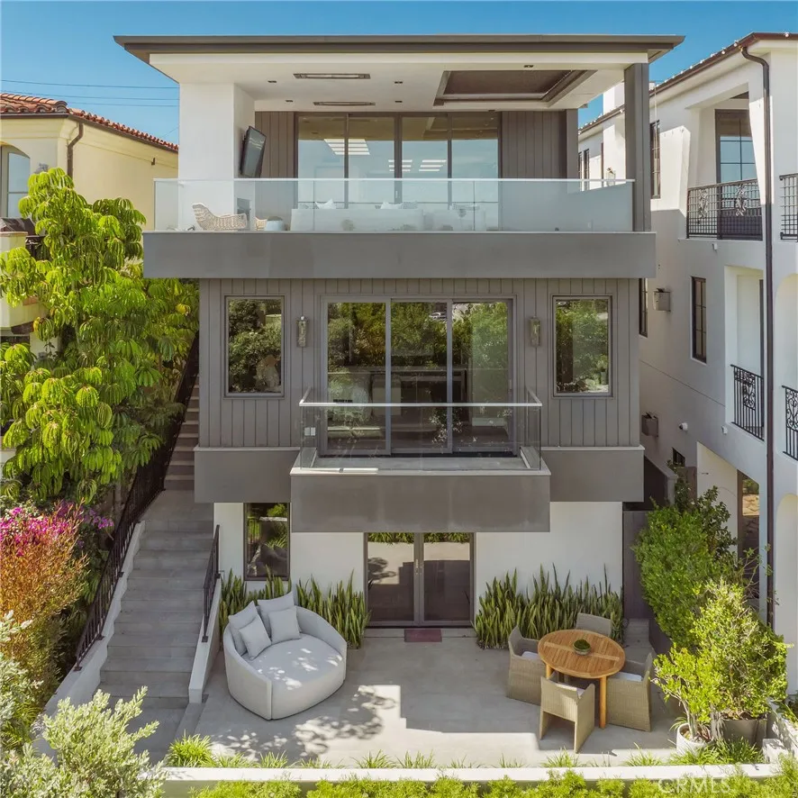 457 26th Street Manhattan Beach, CA 90266