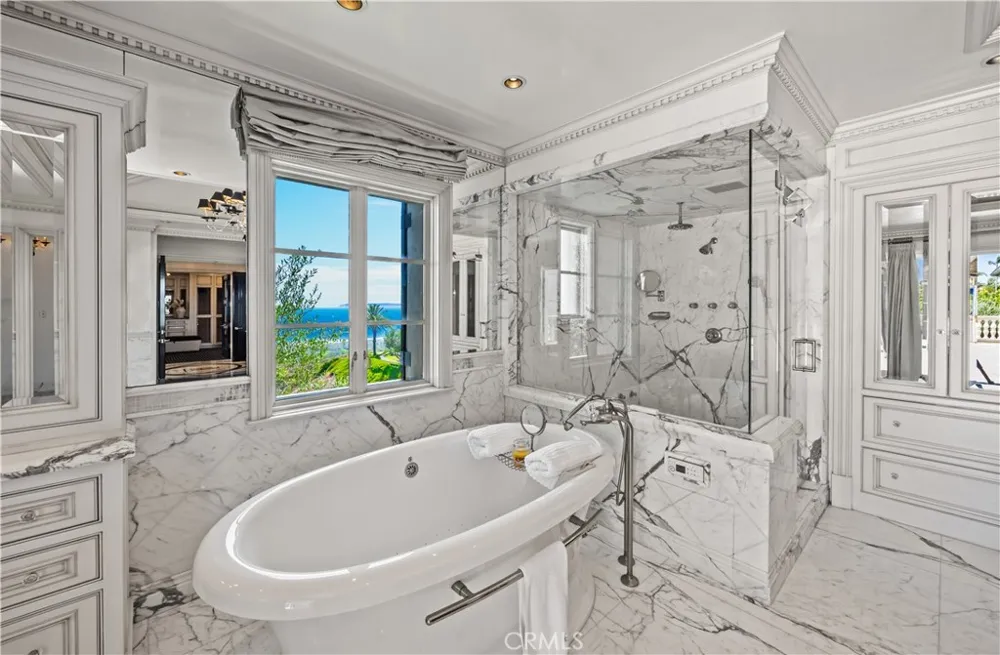 23 Pelican Vista Dr Newport Coast, CA 92657