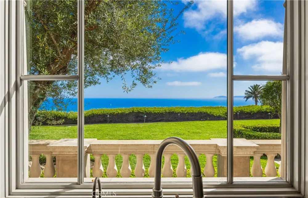 23 Pelican Vista Dr Newport Coast, CA 92657
