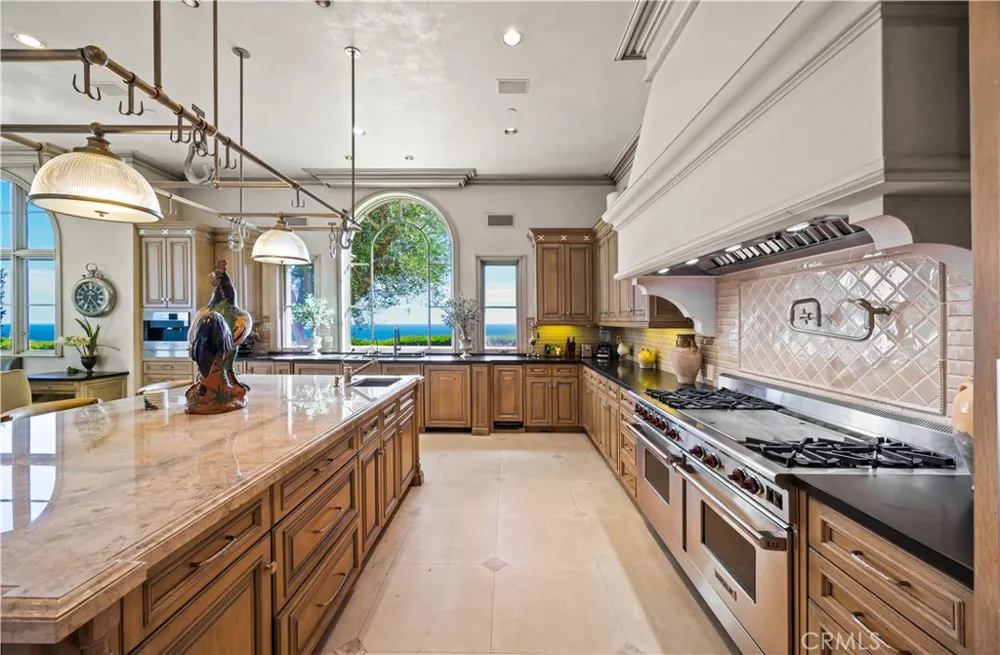 23 Pelican Vista Dr Newport Coast, CA 92657