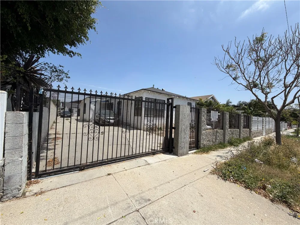 1249 W 90th Place Los Angeles, CA 90044