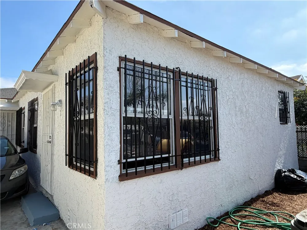 1249 W 90th Place Los Angeles, CA 90044