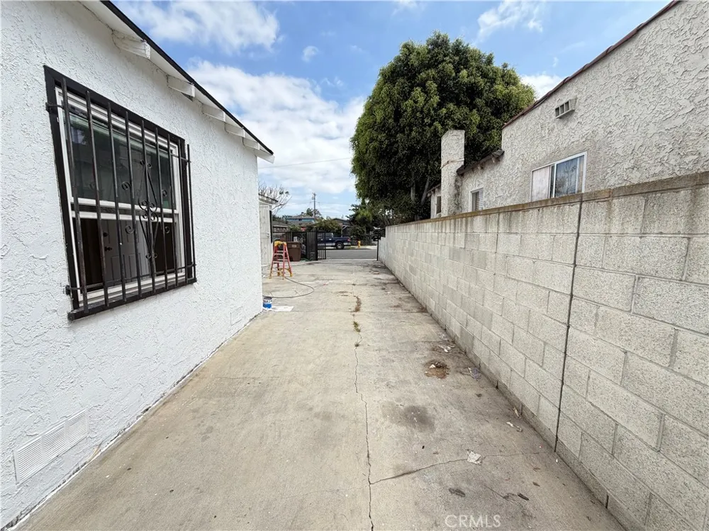 1249 W 90th Place Los Angeles, CA 90044
