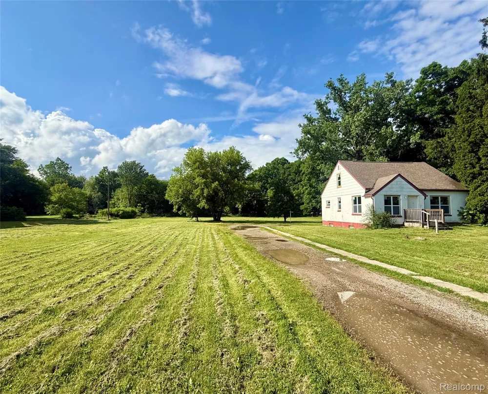 5388 Davison Road Elba Township, MI 48446