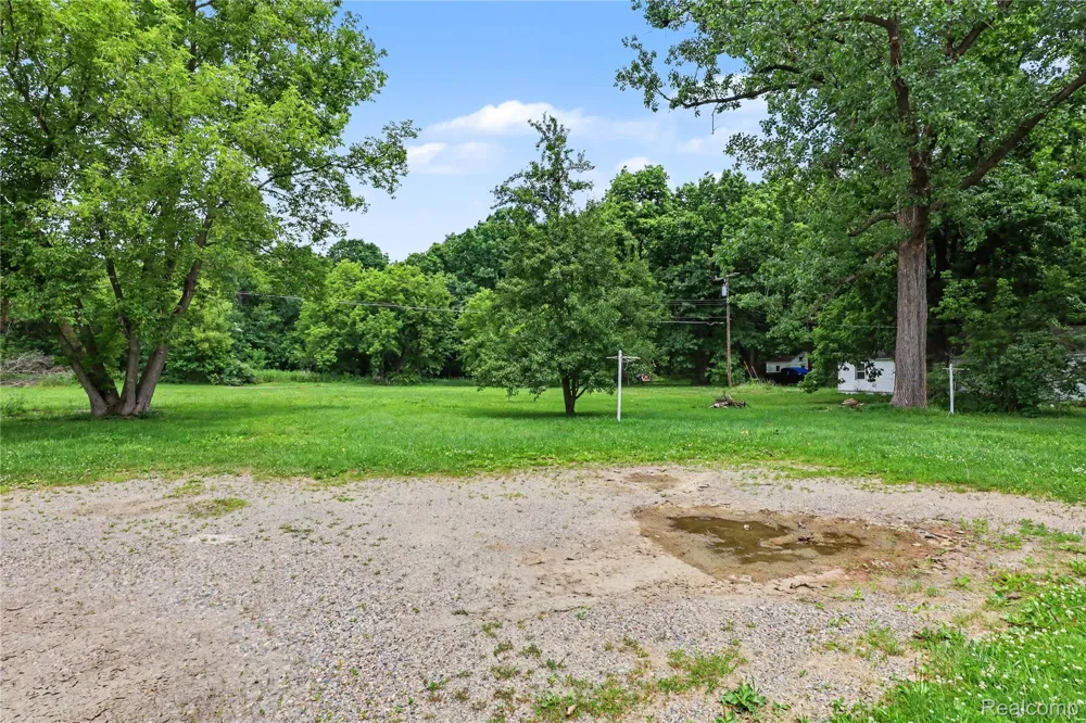 5388 Davison Road Elba Township, MI 48446