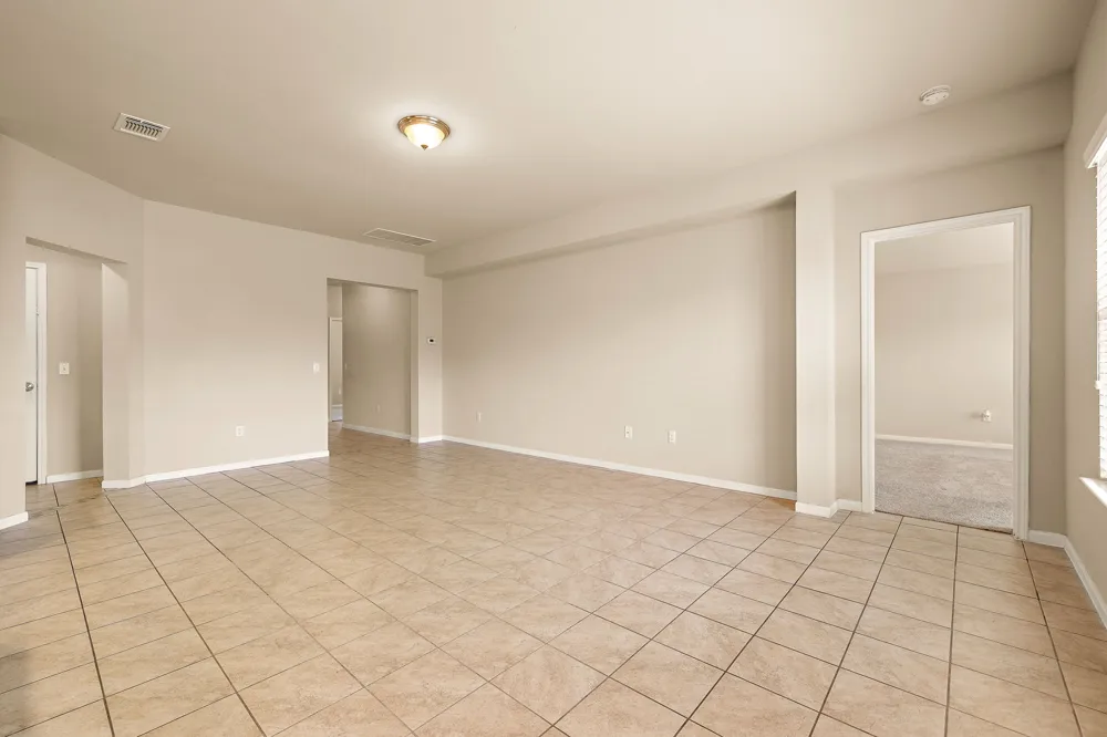110 DENTON DRIVE Hutto, TX 78634