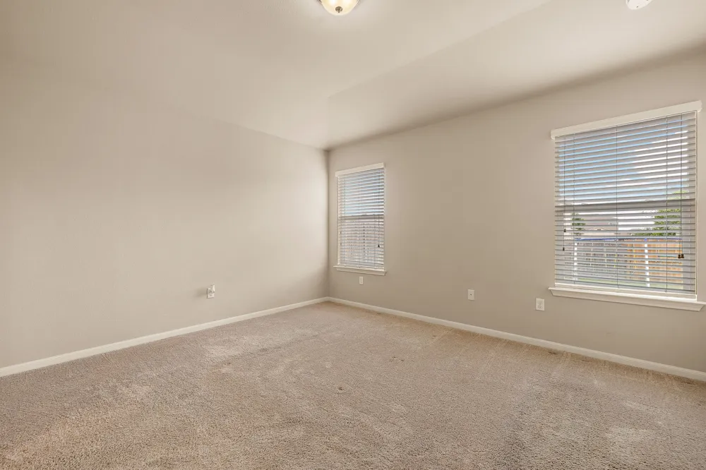 110 DENTON DRIVE Hutto, TX 78634