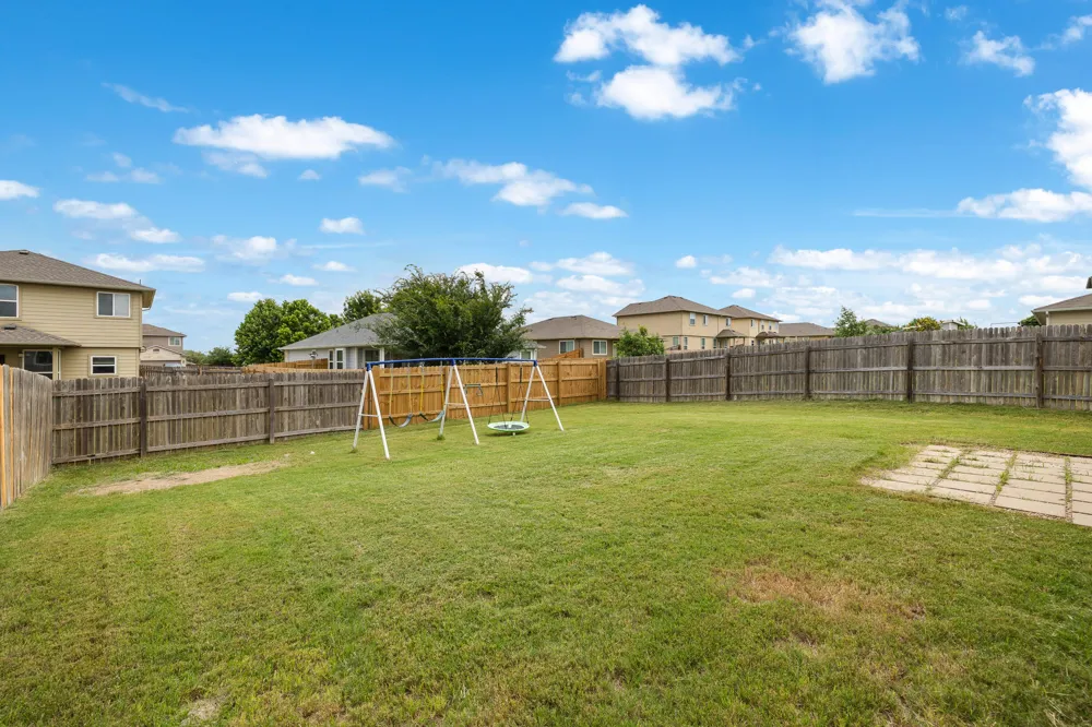 110 DENTON DRIVE Hutto, TX 78634