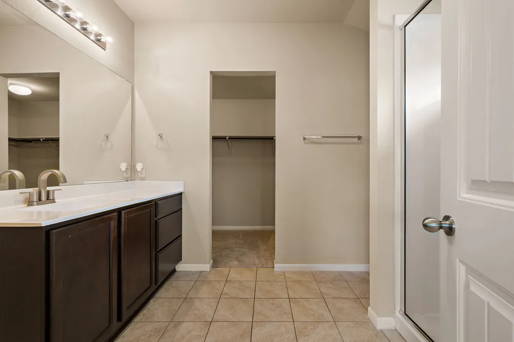 110 DENTON DRIVE Hutto, TX 78634