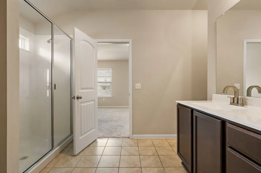 110 DENTON DRIVE Hutto, TX 78634