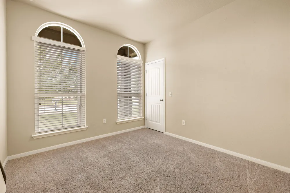 110 DENTON DRIVE Hutto, TX 78634