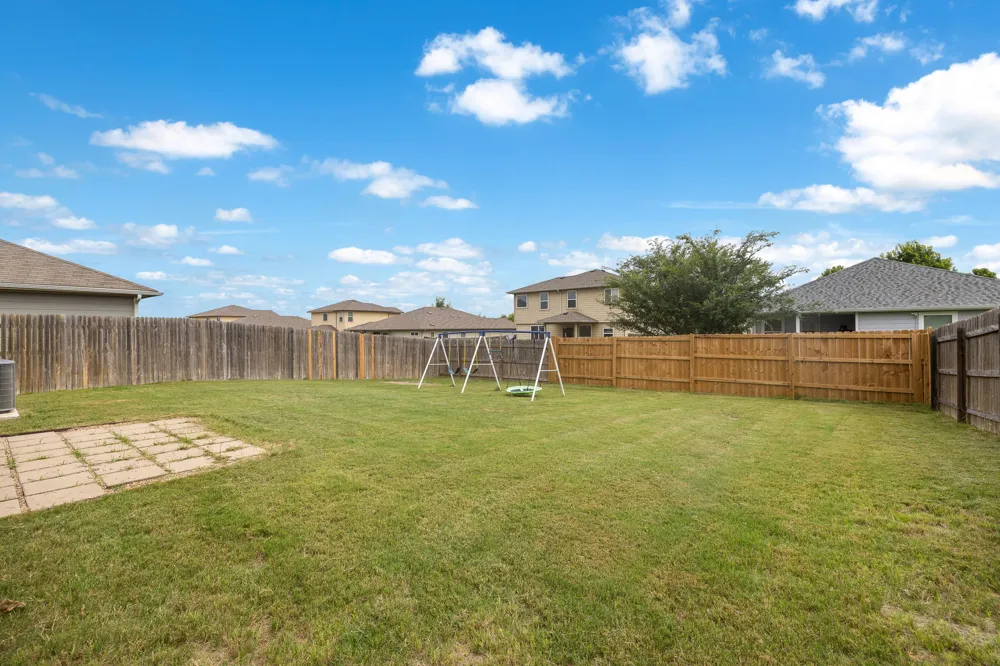 110 DENTON DRIVE Hutto, TX 78634