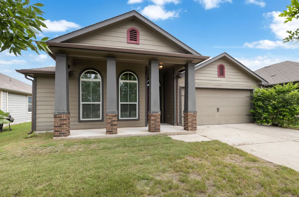 110 DENTON DRIVE Hutto, TX 78634