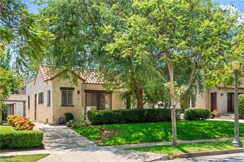 1953 S Los Robles