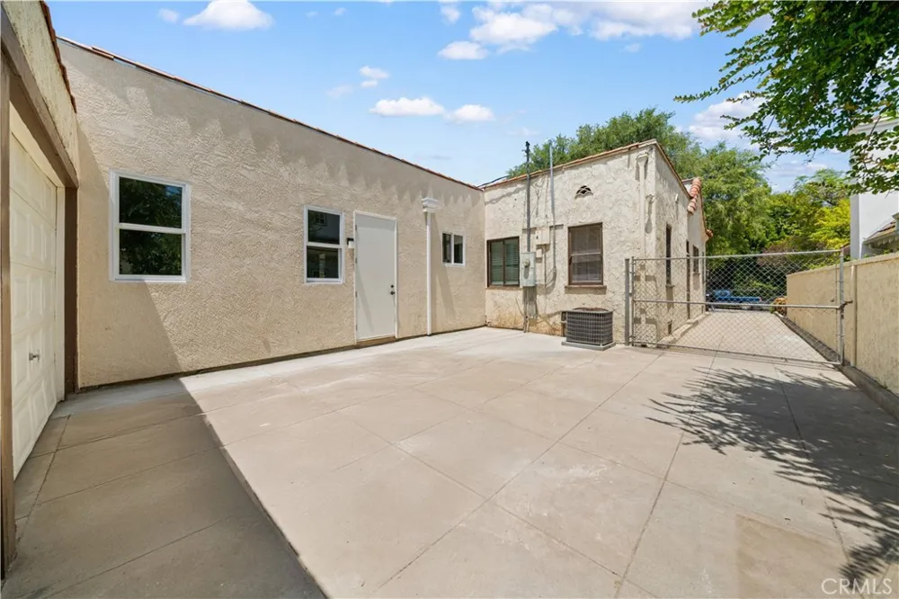 1953 S Los Robles San Marino, CA 91108