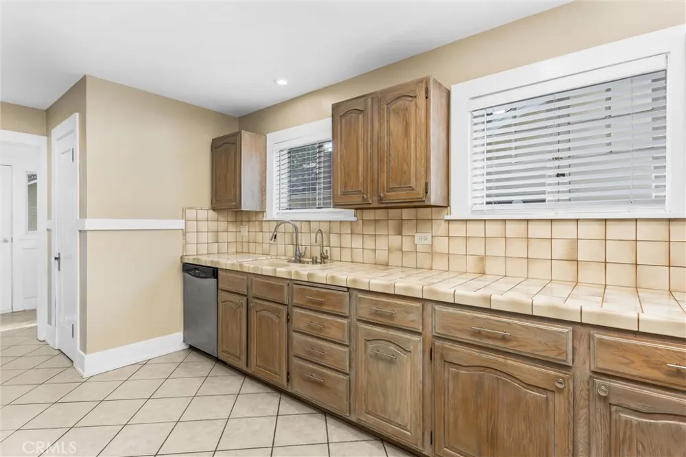 618 Cypress Circle Redlands, CA 92373
