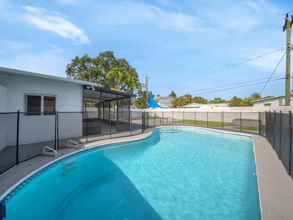 1721 16th Court Hollywood, FL 33020