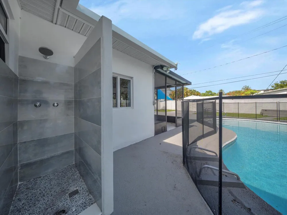 1721 16th Court Hollywood, FL 33020