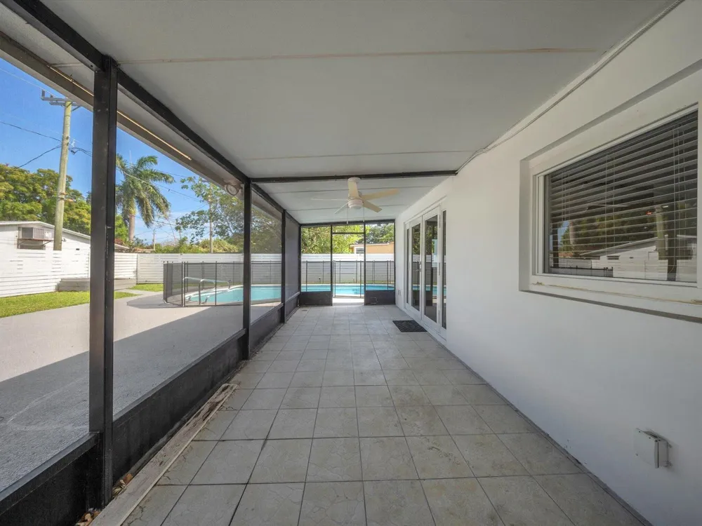 1721 16th Court Hollywood, FL 33020
