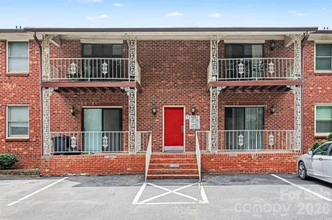 121 Carriage House Drive