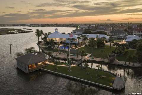 140 BAY HARBOR DR
