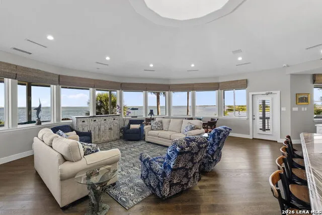 140 BAY HARBOR DR Aransas Pass, TX 78336