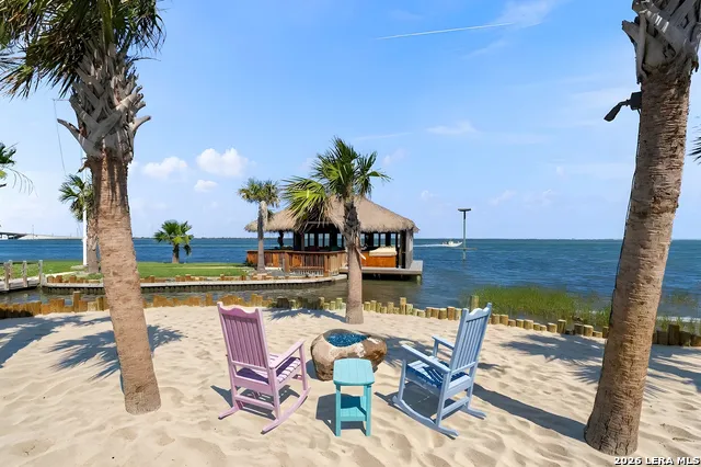 140 BAY HARBOR DR Aransas Pass, TX 78336
