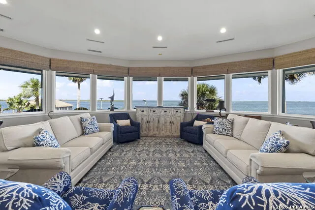 140 BAY HARBOR DR Aransas Pass, TX 78336
